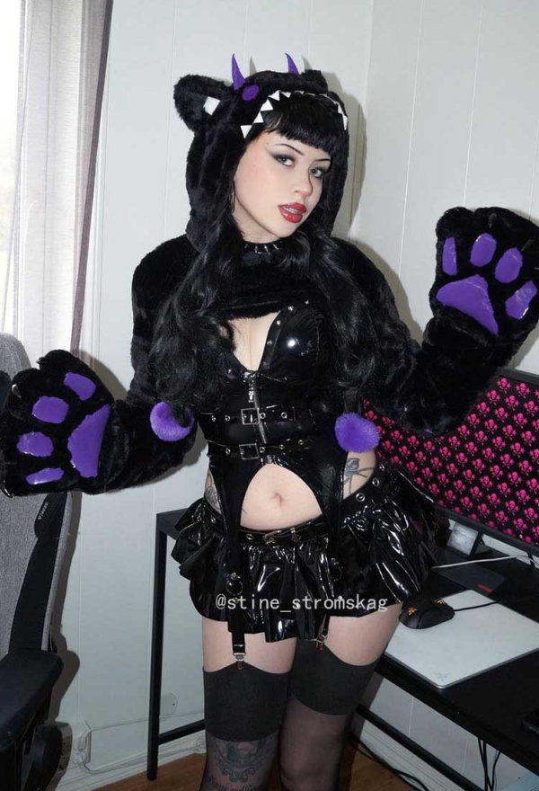 Gothic Sexy Lingerie Set Zipper Top and Thong Black Purple Short Hoodie with Furry Paw Gloves